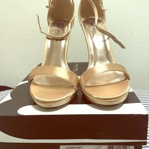 Satin champagne color heel size 9.